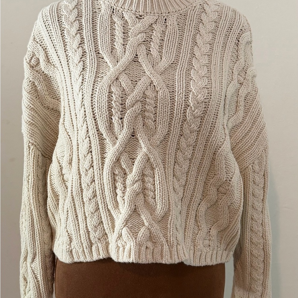 Elegant Cable Knit Turtleneck Sweater - Cream